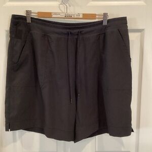St. John's Bay black petite Bermuda shorts